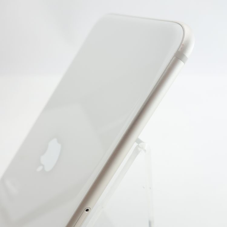 ��SIM�ե꡼��iPhoneSE3 64GB �������饤�� ����92�� �������¡�