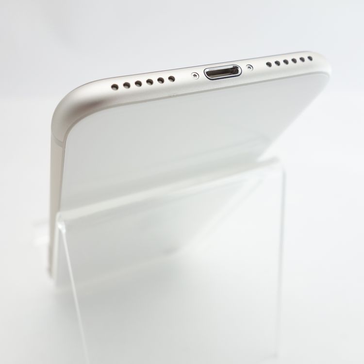 ��SIM�ե꡼��iPhoneSE3 64GB �������饤�� ����100�� �������¡�