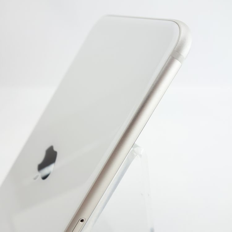��SIM�ե꡼��iPhoneSE3 128GB �������饤�� ����83�� �������¡�