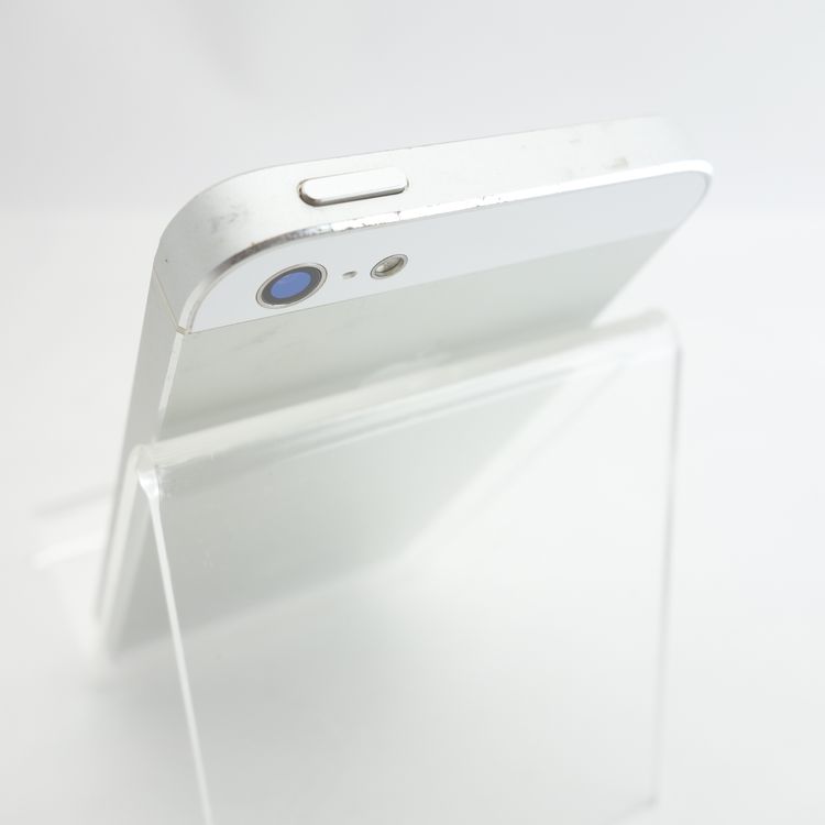 ��au��iPhone5 16GB �ۥ磻�� ����80�� �������¡� VoLTE���б����� ������