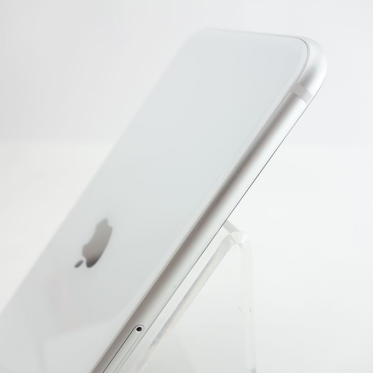 ��SIM�ե꡼��iPhoneSE2 128GB �ۥ磻�� ����100�� �������¡�