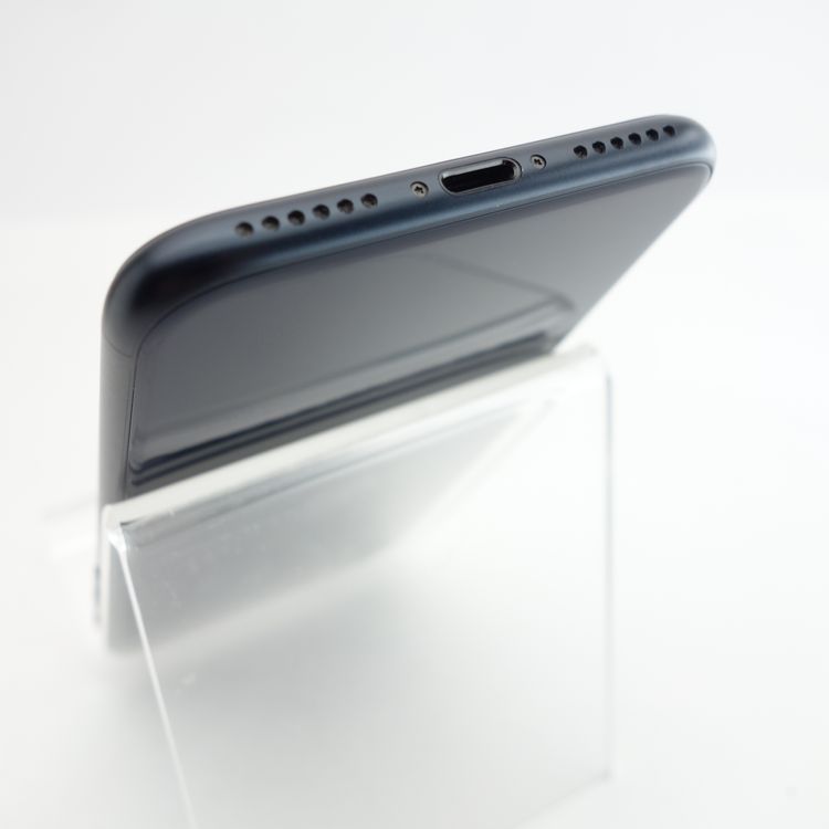 ��SIM�ե꡼��iPhoneSE3 64GB �ߥåɥʥ��� ����99�� �������¡�