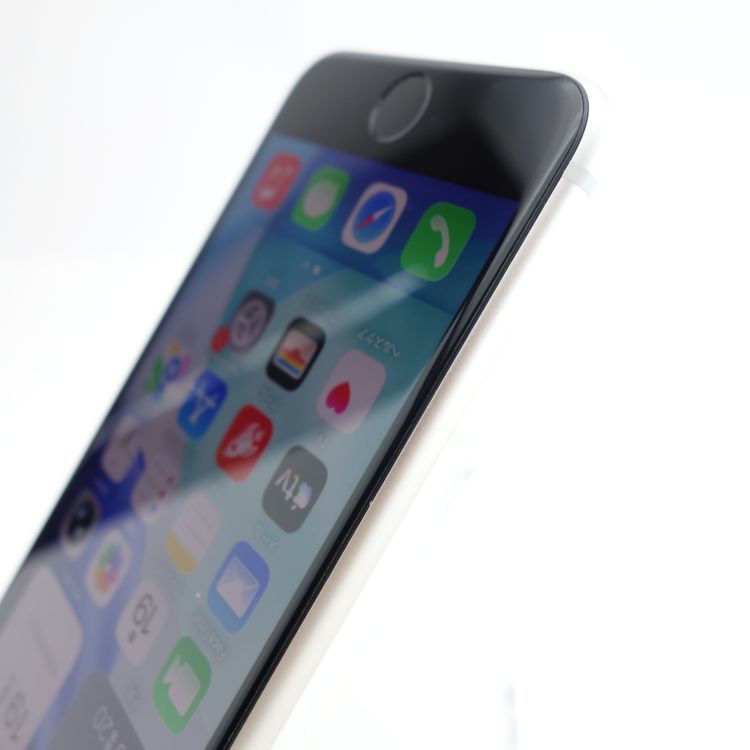 ��SIM�ե꡼��iPhoneSE3 64GB �������饤�� ����86�� �������¡�