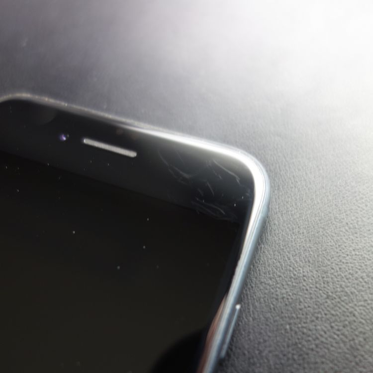 ��SIM�ե꡼��iPhoneSE3 64GB �ߥåɥʥ��� ����85�� �������¡�