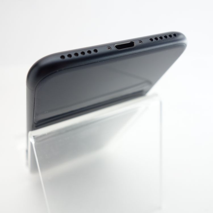 ��SIM�ե꡼��iPhoneSE3 64GB �ߥåɥʥ��� ����88�� �������¡�