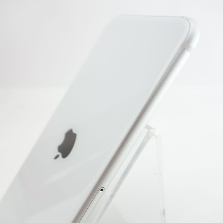 ��SIM�ե꡼��iPhoneSE2 128GB �ۥ磻�� ����97�� �������¡�