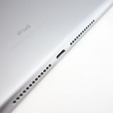 ��9.7�������iPad ��5���� 32GB ���ڡ������쥤 ����94% SIM�ե꡼