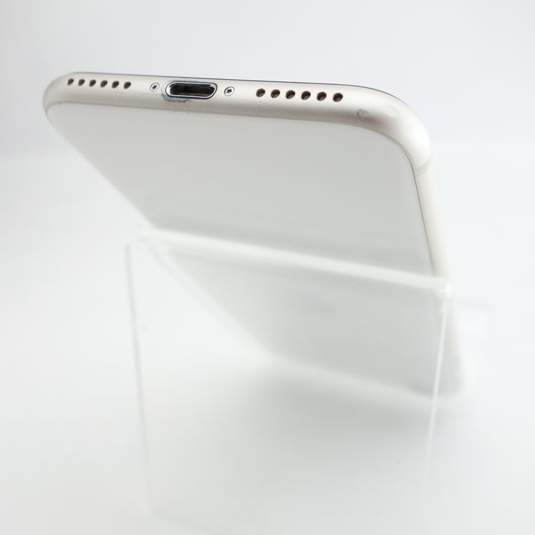 ��SIM�ե꡼��iPhoneSE3 64GB �������饤�� ����89�� �������¡�