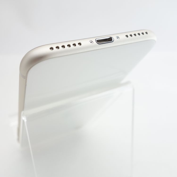 ��SIM�ե꡼��iPhoneSE3 64GB �������饤�� ����86�� �������¡�