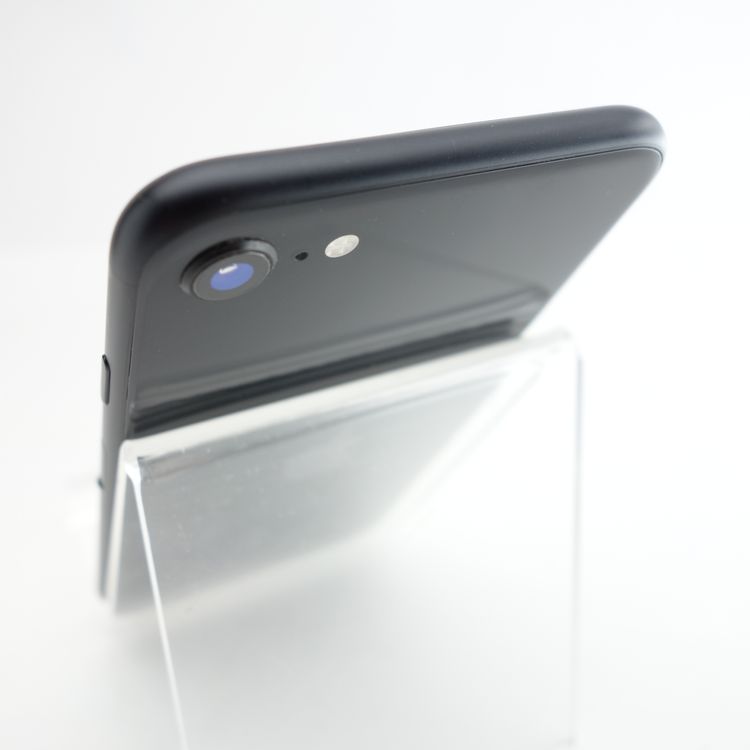 ��SIM�ե꡼��iPhoneSE2 64GB �֥�å� ����84�� �������¡�