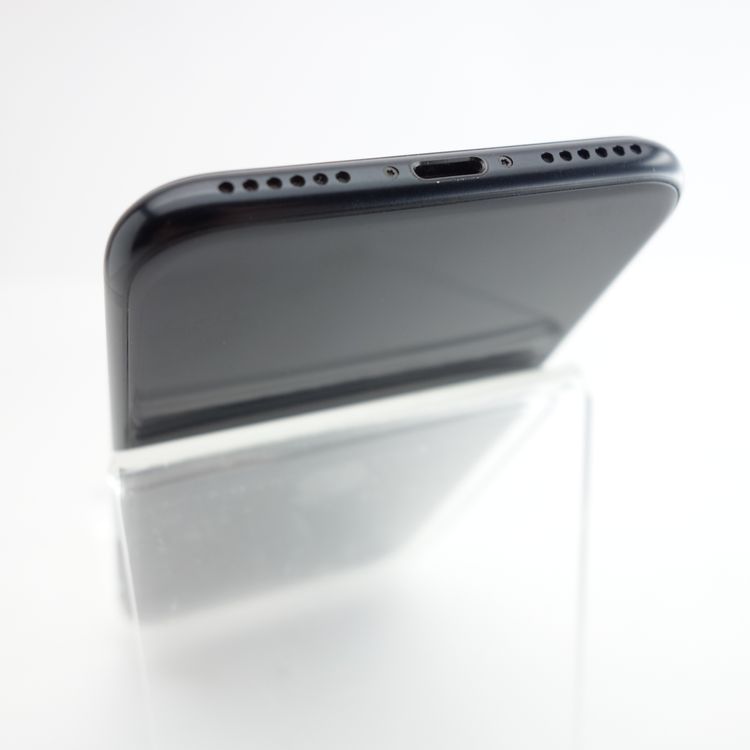 【SIMフリー】iPhoneSE2 64GB ブラック 電池99% 利用制限〇