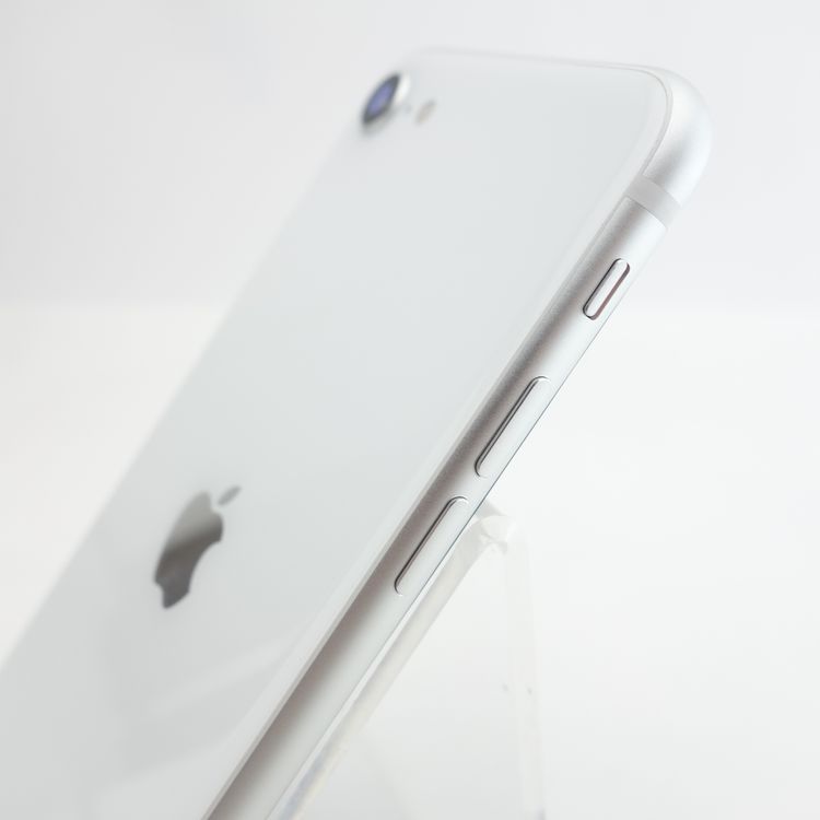 ��SIM�ե꡼��iPhoneSE2 64GB �ۥ磻�� ����100�� �������¡�
