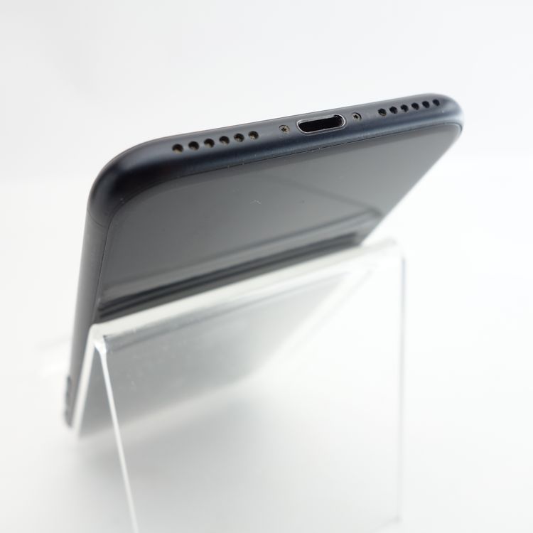 ��SIM�ե꡼��iPhoneSE2 64GB �֥�å� ����84�� Apple���ȥ���