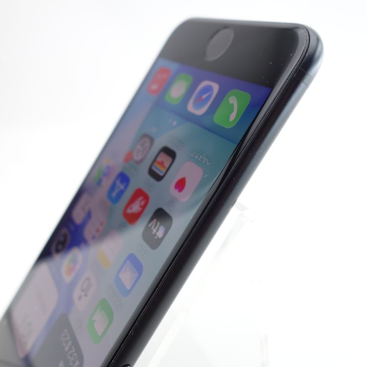 ��SIM�ե꡼��iPhoneSE2 64GB �֥�å� ����90�� �������¡�