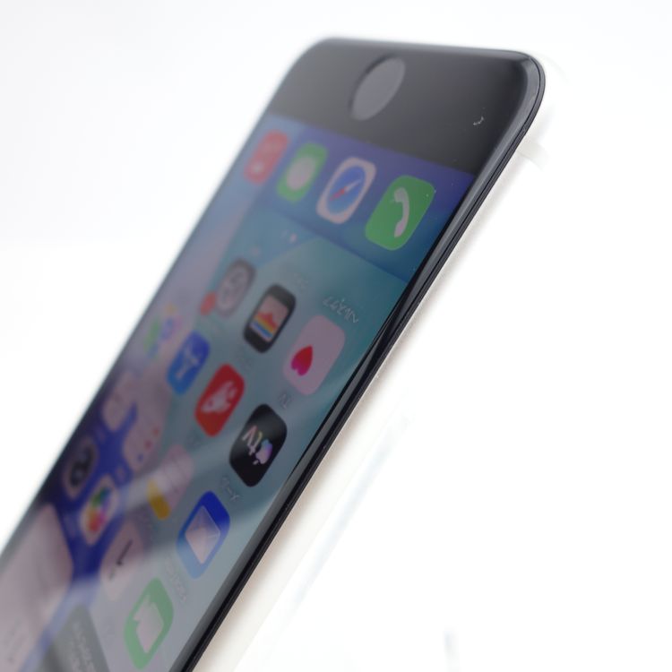 ��SIM�ե꡼��iPhoneSE3 64GB �������饤�� ����83�� �������¡�