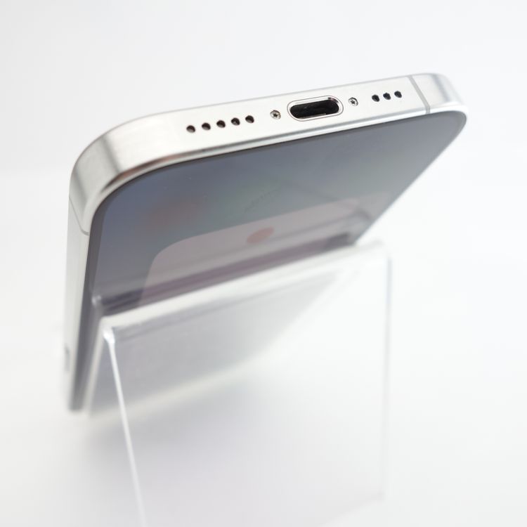 ��SIM�ե꡼��iPhone15 Pro 256GB �ۥ磻�ȥ����˥��� ����86�� ���ȥ���