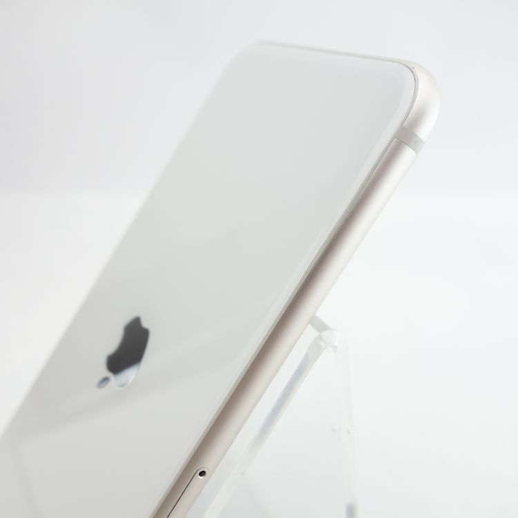 ��SIM�ե꡼��iPhoneSE3 64GB �������饤�� ����90�� �������¡�