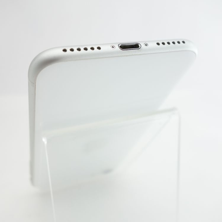 SIMե꡼iPhoneSE2 64GB ۥ磻 83 Appleȥ