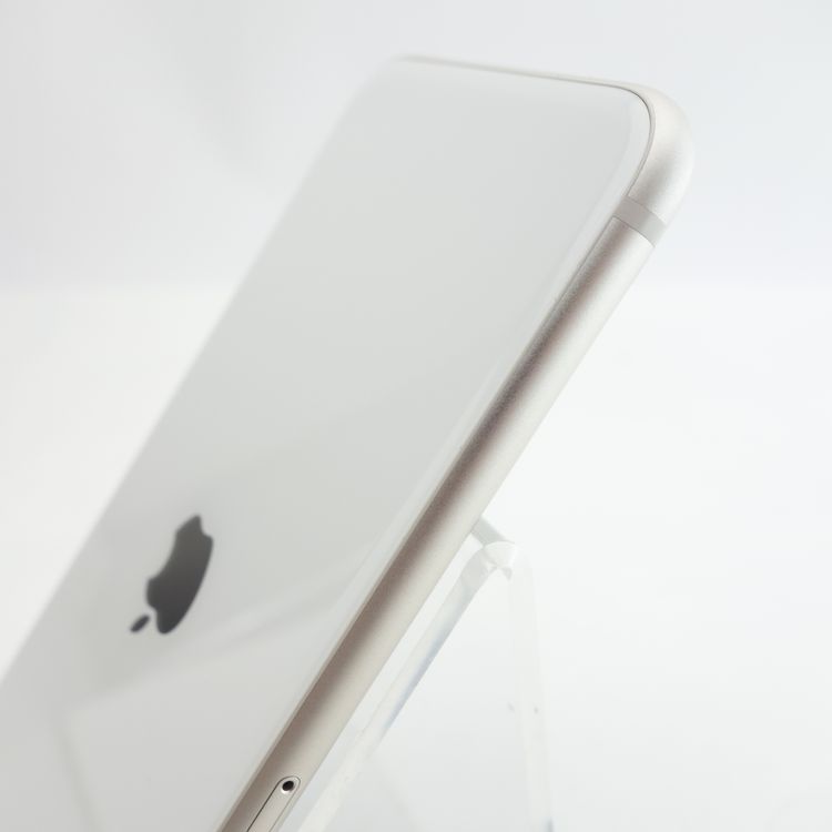 ��SIM�ե꡼��iPhoneSE3 64GB �������饤�� ����90�� �������¡�