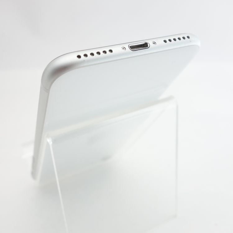 ��SIM�ե꡼��iPhoneSE2 64GB �ۥ磻�� ����92�� �������¡�
