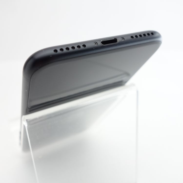 ��SIM�ե꡼��iPhoneSE2 64GB �֥�å� ����92�� �������¡�