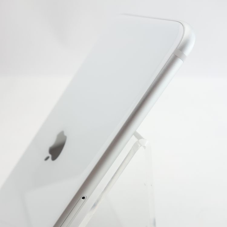 ��SIM�ե꡼��iPhoneSE2 64GB �ۥ磻�� ����92�� �������¡�