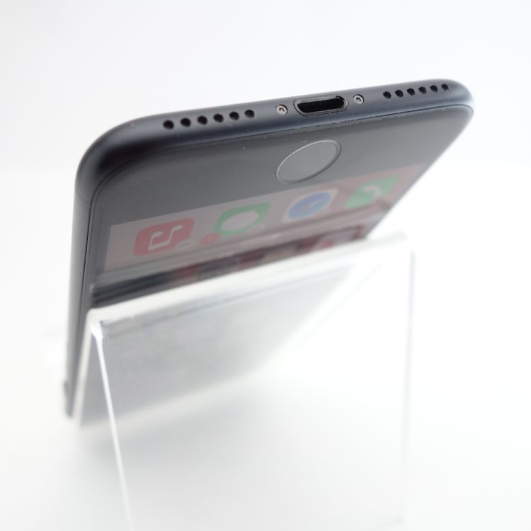 ��SIM�ե꡼��iPhone7 32GB �֥�å� ����95�� �������¡�
