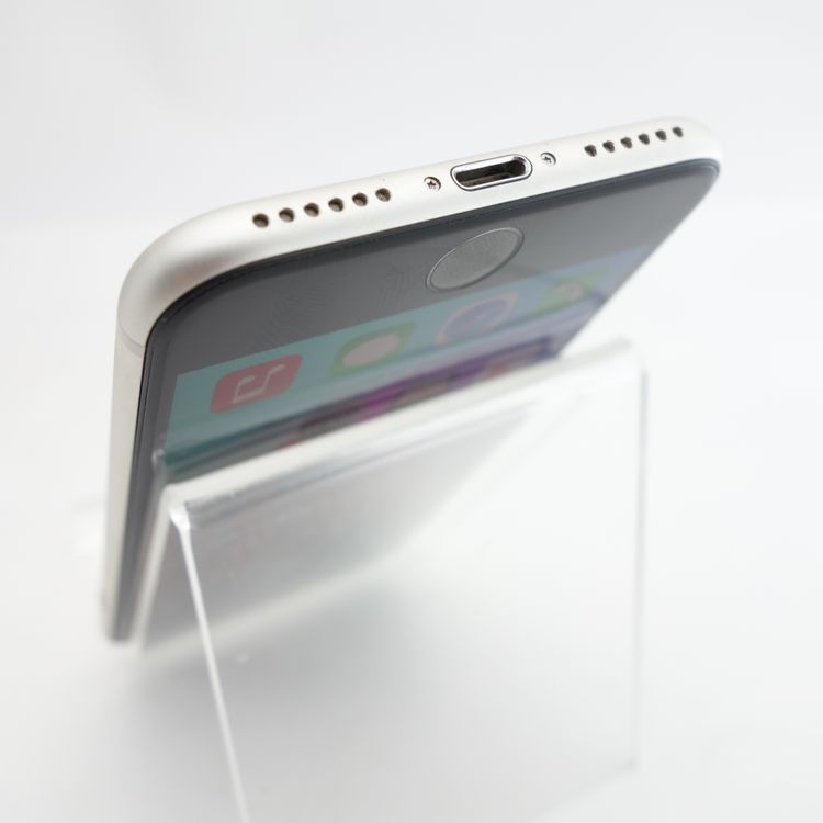 ��SIM�ե꡼��iPhoneSE3 64GB �������饤�� ����86�� �������¡�