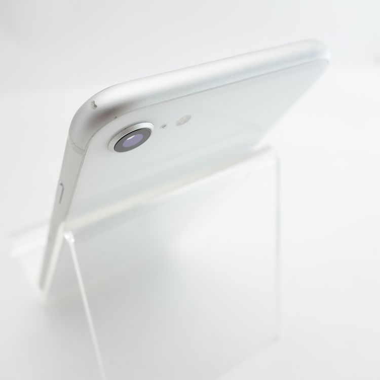 ��SIM�ե꡼��iPhoneSE2 64GB �ۥ磻�� ����92�� �������¡�