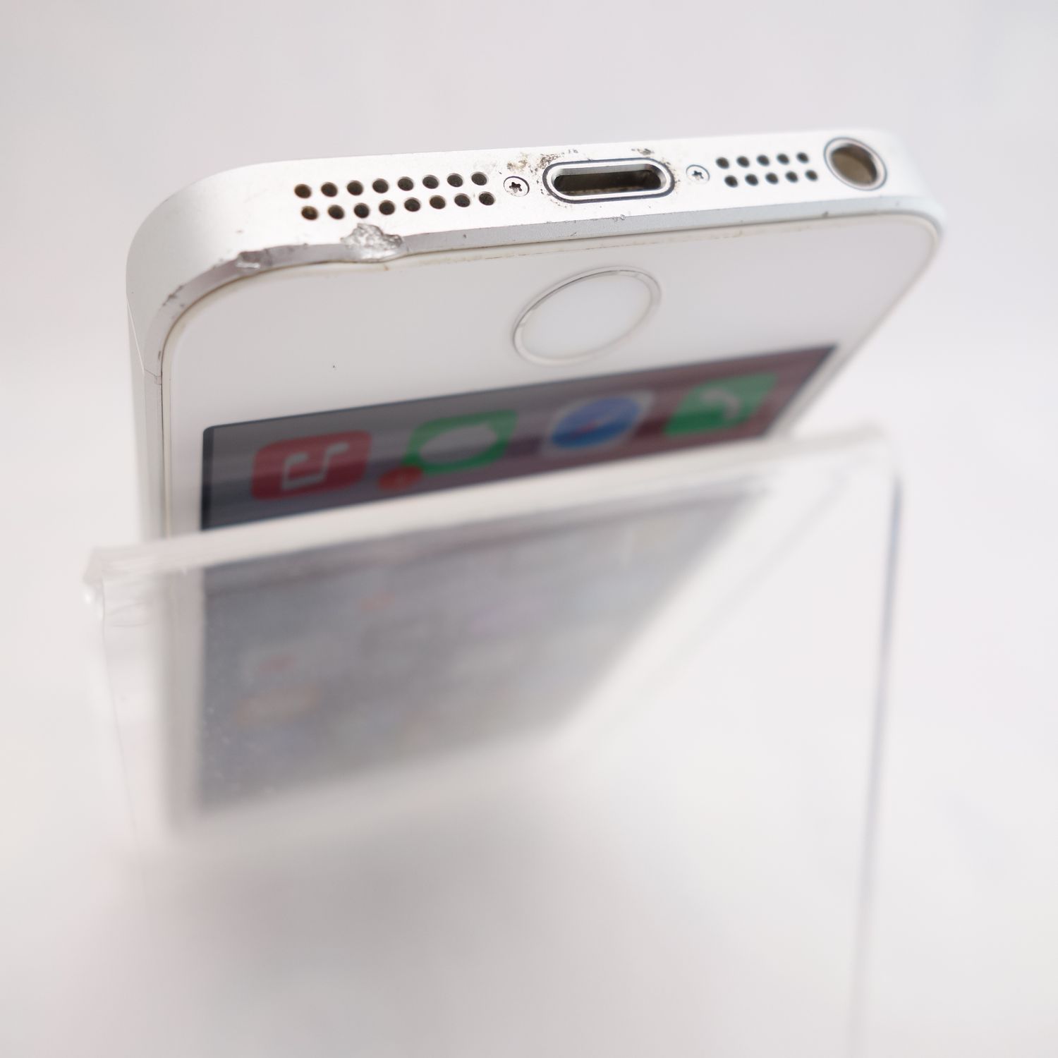 ムスビー｜【SIMフリー】iPhoneSE 64GB シルバー 電池91％ Appleストア 