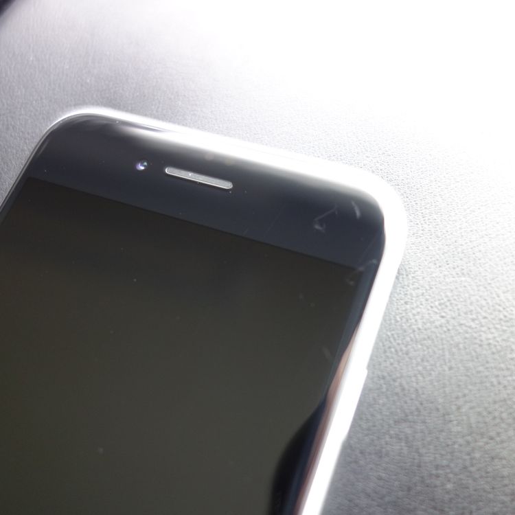 ��SIM�ե꡼��iPhoneSE2 64GB �ۥ磻�� ����86�� �������¡�