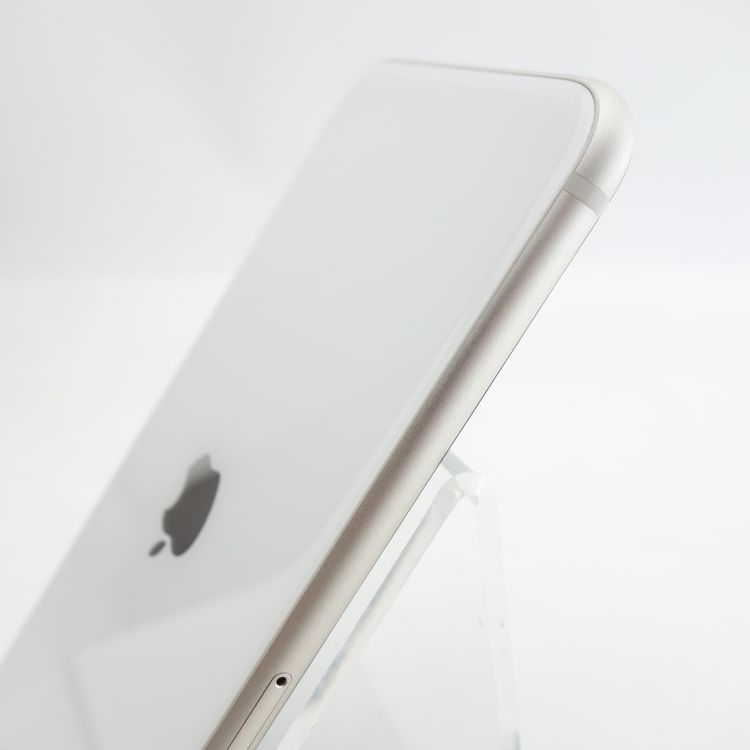 ��SIM�ե꡼��iPhoneSE3 64GB �������饤�� ����100�� �������¡�