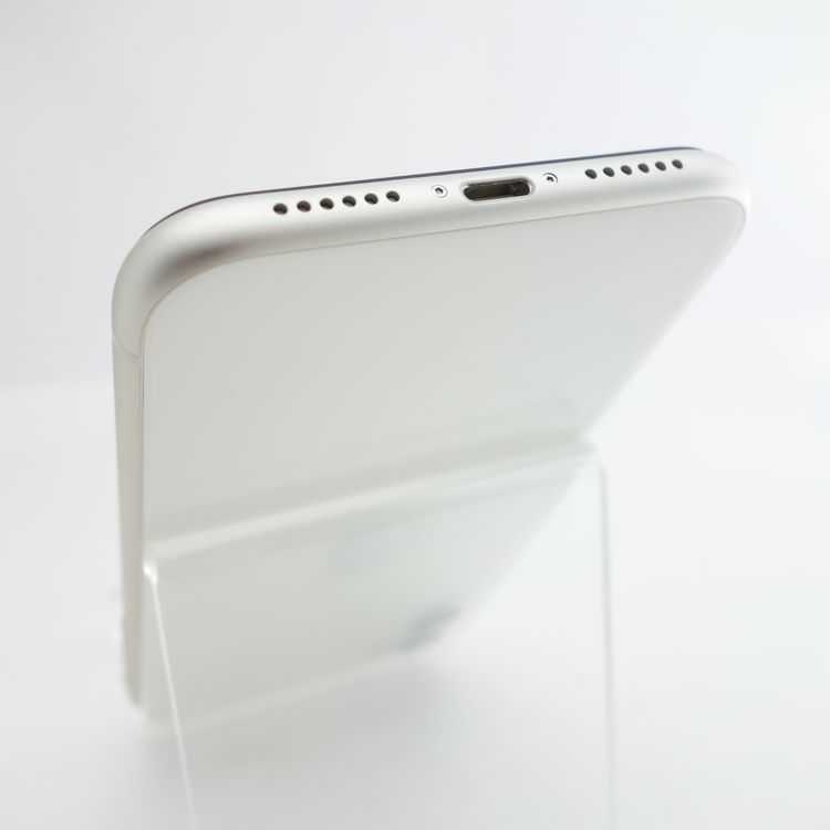 �ڥ���󥯡�iPhone11 64GB �ۥ磻�� ����100�� �������¡� ����������