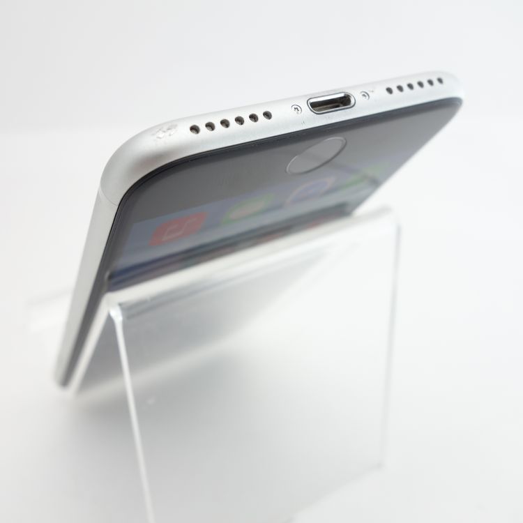 ��SIM�ե꡼��iPhoneSE2 64GB �ۥ磻�� ����92�� �������¡�