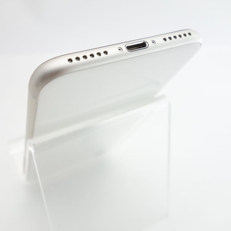 ��SIM�ե꡼��iPhoneSE3 64GB �������饤�� ����98�� �������¡�