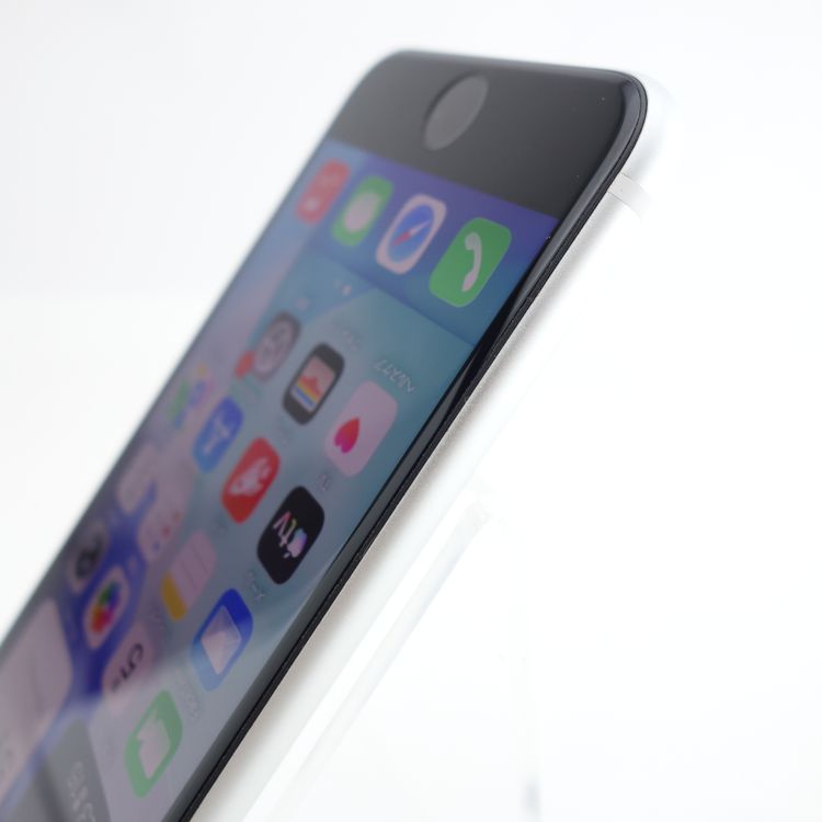 ��SIM�ե꡼��iPhoneSE2 64GB �ۥ磻�� ����91�� �������¡�