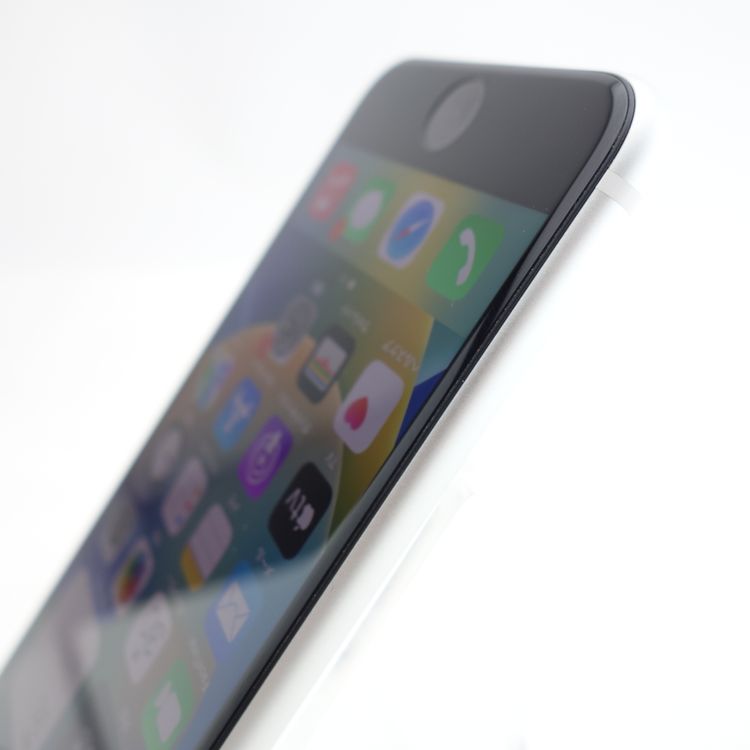 ��SIM�ե꡼��iPhoneSE2 128GB �ۥ磻�� ����100�� �������¡�