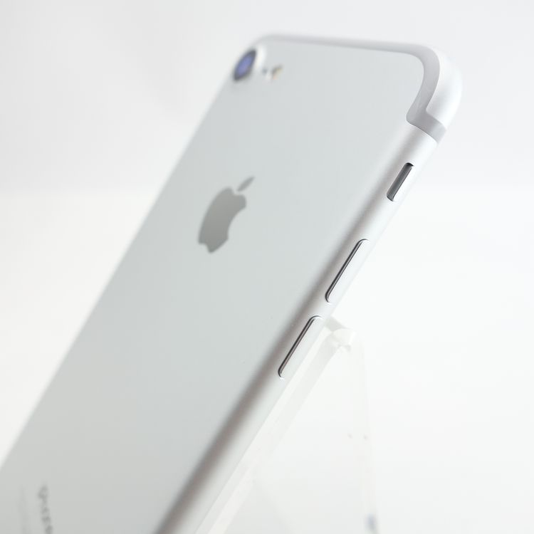 ��SIM�ե꡼��iPhone7 32GB ����С� ����96�� �������¡�