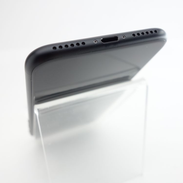 ��SIM�ե꡼��iPhoneSE2 64GB �֥�å� ����96�� �������¡�