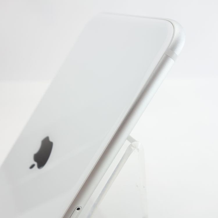 ��SIM�ե꡼��iPhoneSE2 64GB �ۥ磻�� ����100�� �������¡�