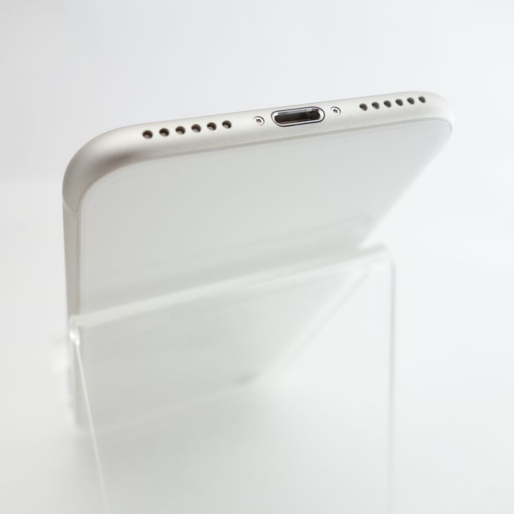 ��SIM�ե꡼��iPhoneSE3 128GB �������饤�� ����87�� Apple���ȥ���