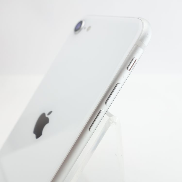 ��SIM�ե꡼��iPhoneSE2 64GB �ۥ磻�� ����94�� �������¡�