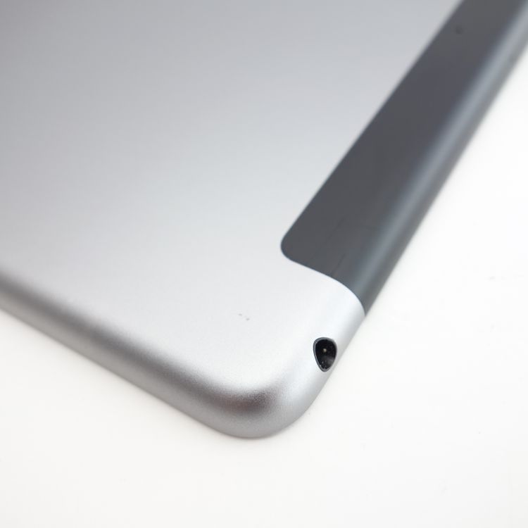 ��9.7�������iPad ��5���� 32GB ���ڡ������쥤 ����94% SIM�ե꡼