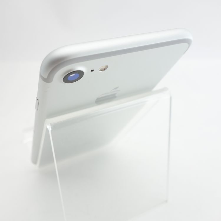 ��SIM�ե꡼��iPhone7 32GB ����С� ����96�� �������¡�