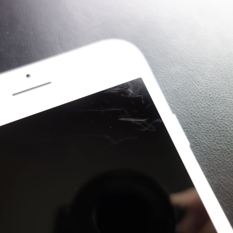 ��SIM�ե꡼��iPhone7 32GB ����С� ����96�� �������¡�