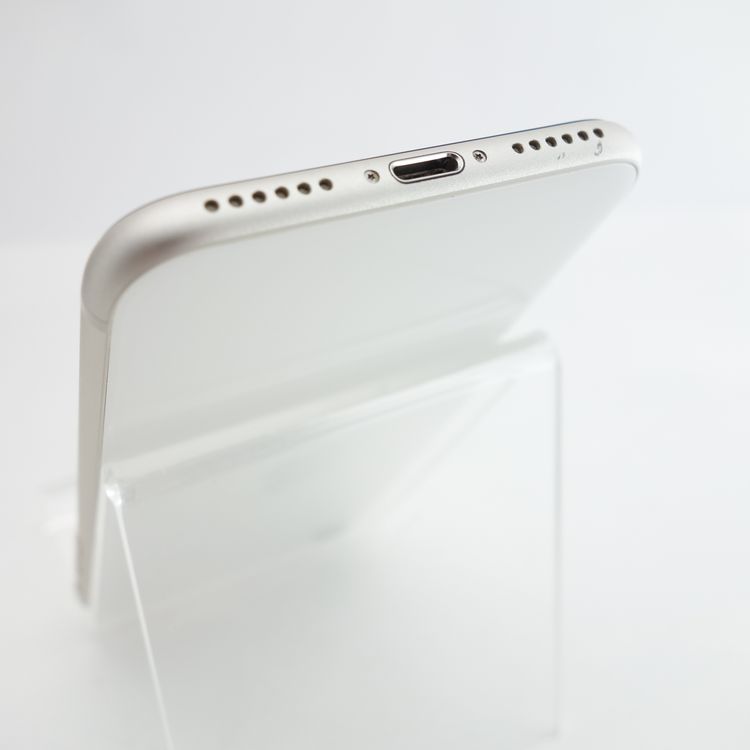 ��SIM�ե꡼��iPhoneSE3 128GB �������饤�� ����83�� �������¡�