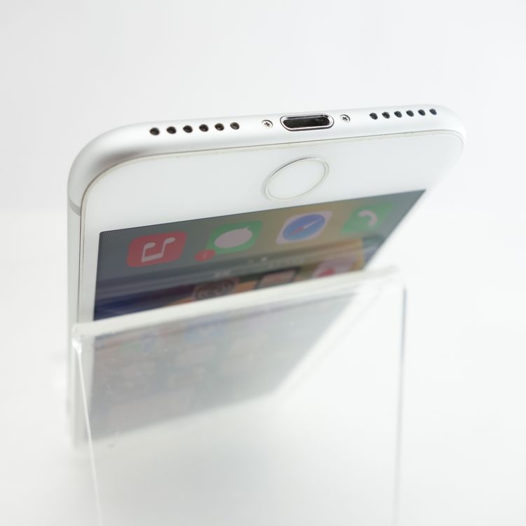 【SIMフリー】iPhone8 64GB シルバー 電池100% Appleストア版