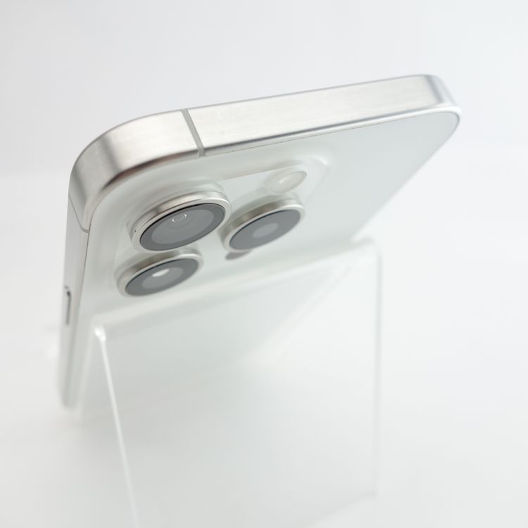 ��SIM�ե꡼��iPhone15 Pro 256GB �ۥ磻�ȥ����˥��� ����86�� ���ȥ���