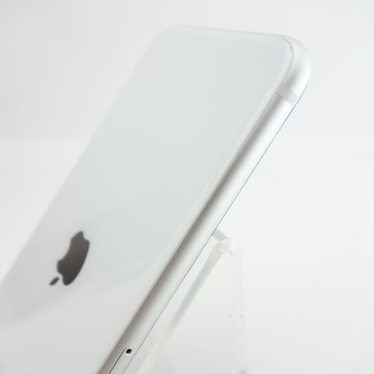 ��SIM�ե꡼��iPhoneSE2 64GB �ۥ磻�� ����91�� �������¡�