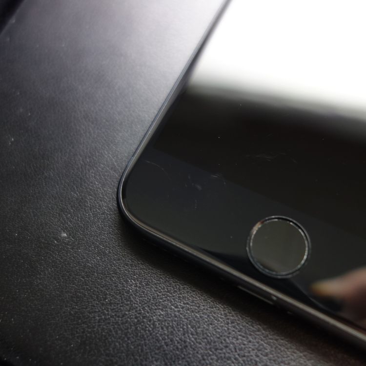 ��SIM�ե꡼��iPhoneSE3 64GB �ߥåɥʥ��� ����100�� �������¡�